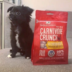 Stella & Chewy's Carnivore Crunch Training Treats -Cat And Dog Pet Supply Store Stella Chewy sCarnivoreCrunchTrainingTreatsChickenLifestyleImage 1